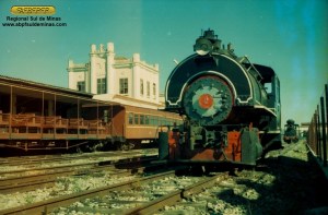 Locomotiva 2 no pátio de Cruzeiro, logo após ter sido transferida para a Regional de Cruzeiro