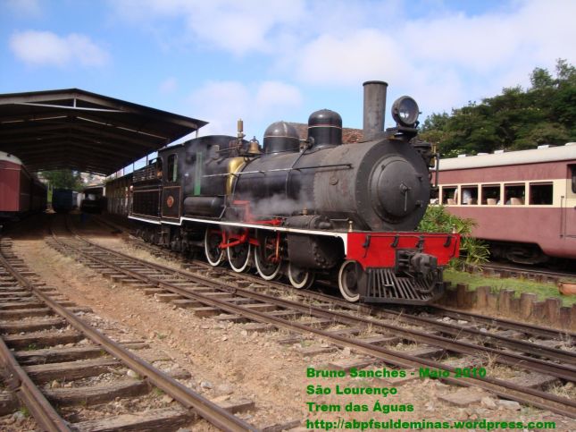 Locomotiva 327 em São Lourenço