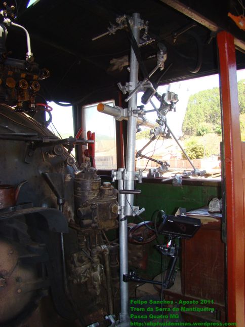 Equipamentos de Filmagem no Interior da Cabine