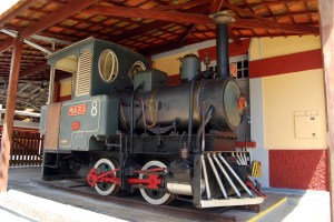Locomotiva 8 na estação de São Lourenço