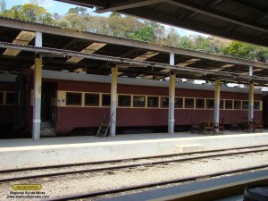 Vista parcia das oficinas a partir da plataforma de embarque