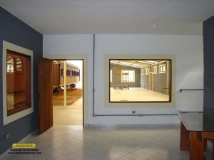 Entrada da oficina, local para futura biblioteca