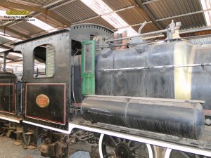 Aspecto da locomotiva antes da remoção do revestimento