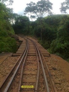 A ponte já com todos os dormentes novos, olhando-se no sentido Passa Quatro - Coronel Fulgêncio