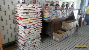 Parte dos produtos arrecadados estocados a mostra na estação de São Lourenço