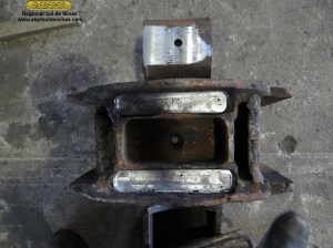 Detalhe de uma das caixas e a cadeira.