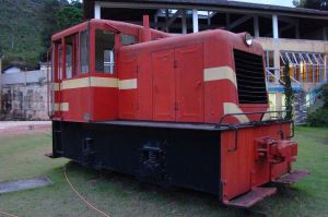 A locomotiva antes de ser transportada para Cruzeiro