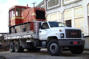 A locomotiva quando chegou nas oficinas de Cruzeiro